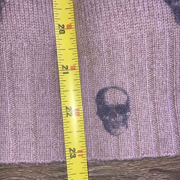 360 CASHMERE Skull Print Vneck Cashmere Sweater Size XS Blush Pink - Picture 7 of 12